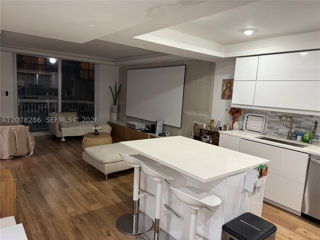 401 Ocean Dr 325, Miami Beach, FL 33139