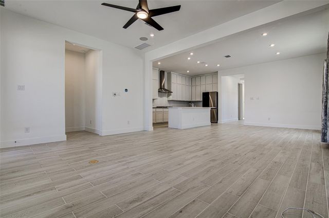 22300 Lago Lookout LN, Lago Vista, TX 78645