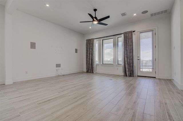 22300 Lago Lookout LN, Lago Vista, TX 78645