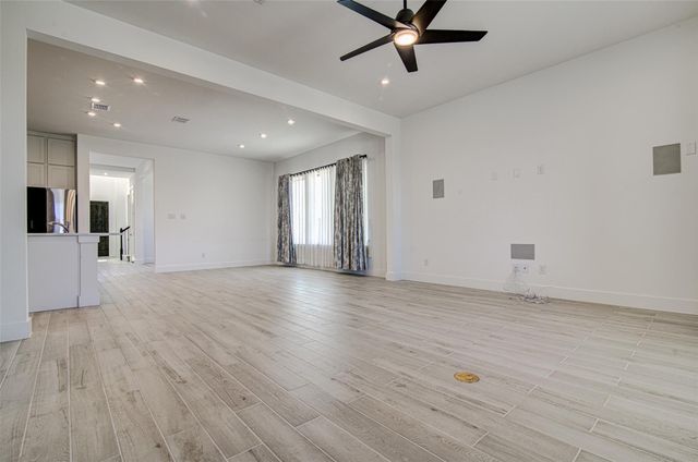 22300 Lago Lookout LN, Lago Vista, TX 78645