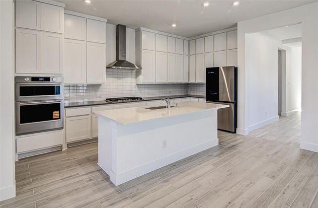 22300 Lago Lookout LN, Lago Vista, TX 78645