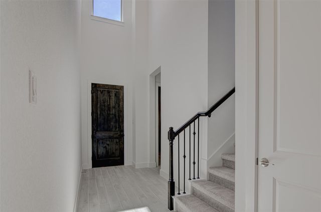 22300 Lago Lookout LN, Lago Vista, TX 78645