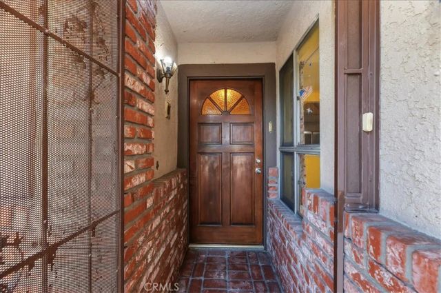 305 E Citron Street, Corona, CA 92879