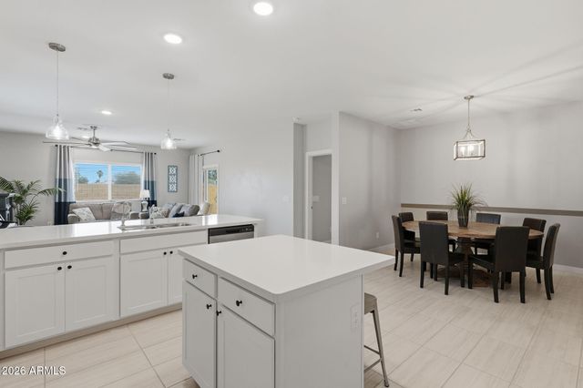 2570 N COOLIDGE Avenue, Casa Grande, AZ 85122