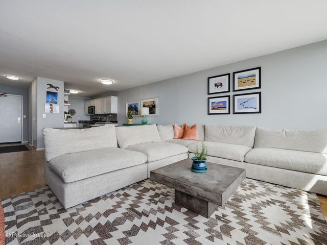 1850 N CLARK Street 2005, Chicago, IL 60614