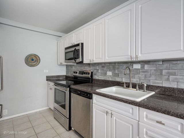 1850 N CLARK Street 2005, Chicago, IL 60614