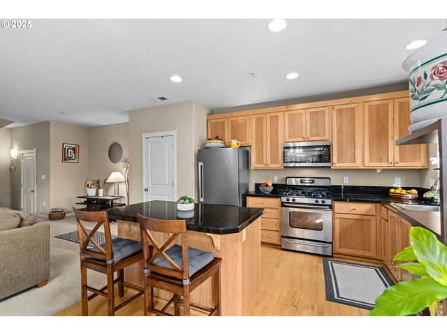 1170 Sw 170TH Ave 201, Beaverton, OR 97003