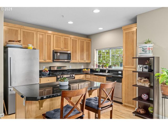 1170 Sw 170TH Ave 201, Beaverton, OR 97003