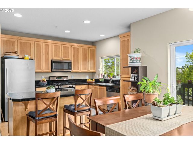 1170 Sw 170TH Ave 201, Beaverton, OR 97003
