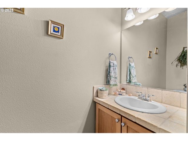 1170 Sw 170TH Ave 201, Beaverton, OR 97003