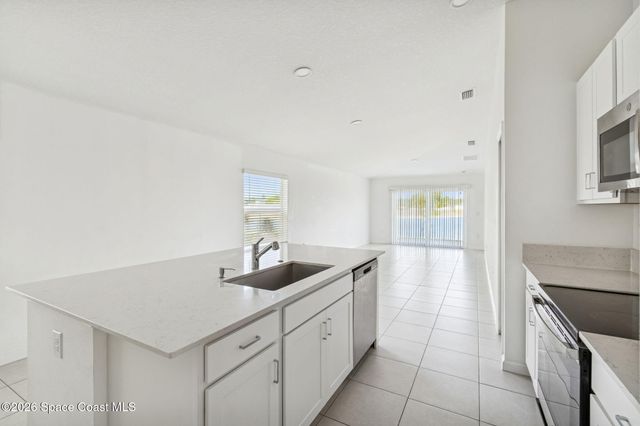 702 Papillon Street SW, Palm Bay, FL 32908