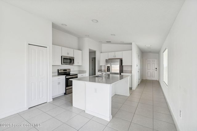 702 Papillon Street SW, Palm Bay, FL 32908