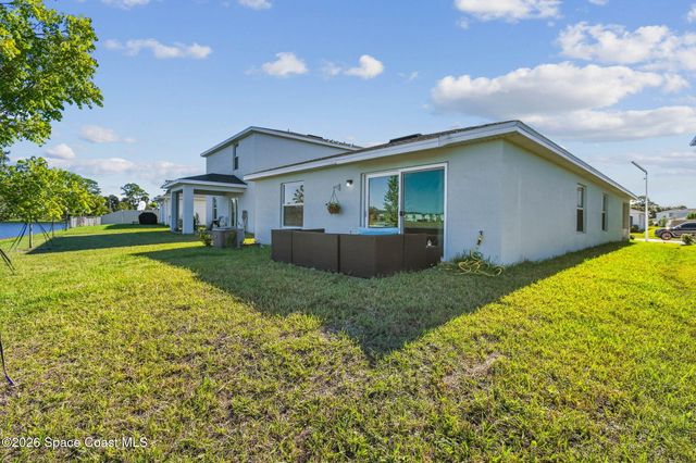702 Papillon Street SW, Palm Bay, FL 32908