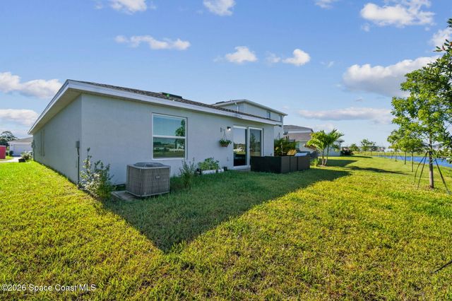 702 Papillon Street SW, Palm Bay, FL 32908