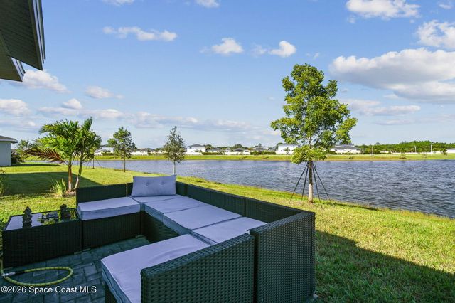 702 Papillon Street SW, Palm Bay, FL 32908