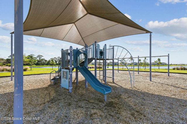 702 Papillon Street SW, Palm Bay, FL 32908