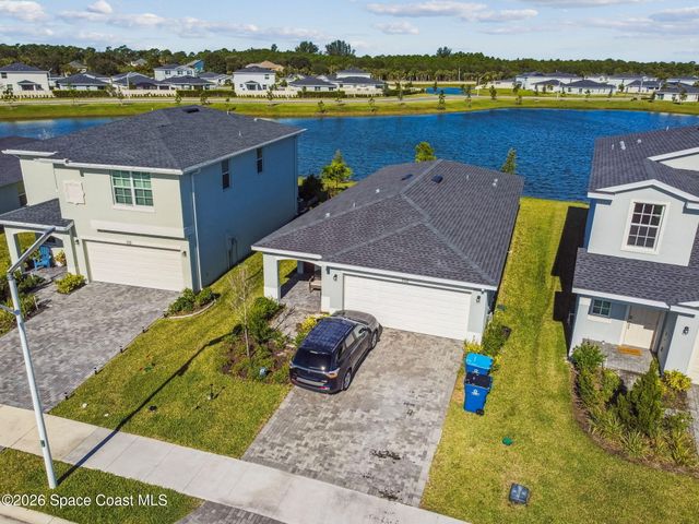 702 Papillon Street SW, Palm Bay, FL 32908