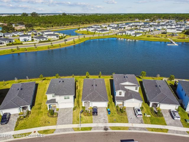 702 Papillon Street SW, Palm Bay, FL 32908