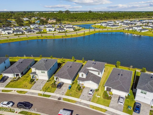 702 Papillon Street SW, Palm Bay, FL 32908