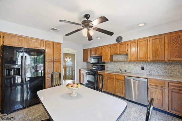 383 Talbot Dr, Fairfield Twp., NJ 07004