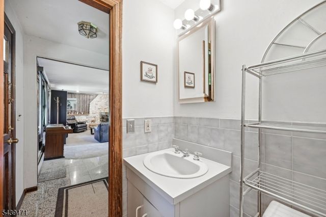 383 Talbot Dr, Fairfield Twp., NJ 07004