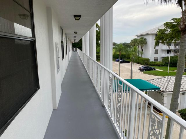 3500 WHITEHALL Drive 302, West Palm Beach, FL 33401