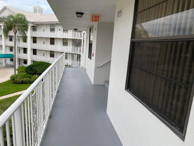 3500 WHITEHALL Drive 302, West Palm Beach, FL 33401