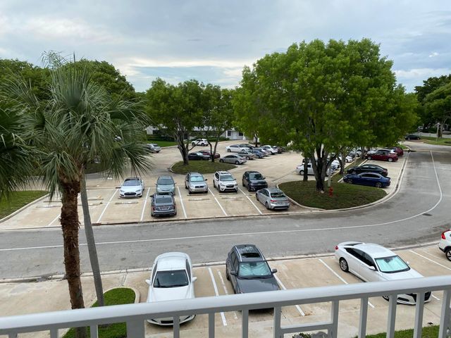 3500 WHITEHALL Drive 302, West Palm Beach, FL 33401