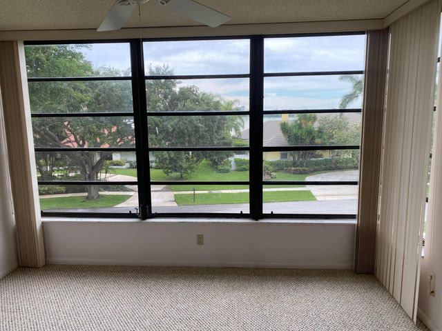3500 WHITEHALL Drive 302, West Palm Beach, FL 33401