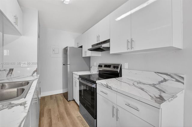 1511 Ilene Ct 4, Delray Beach, FL 33445