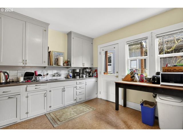 -1 Ne PRESCOTT St, Portland, OR 97211