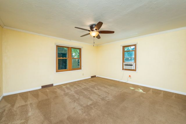 3215 44th Street, Des Moines, IA 50310