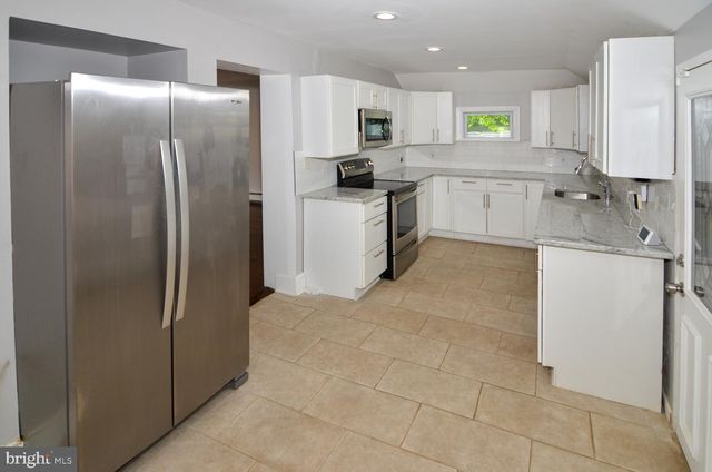 114 SCHOOL LN, Trenton, NJ 08618