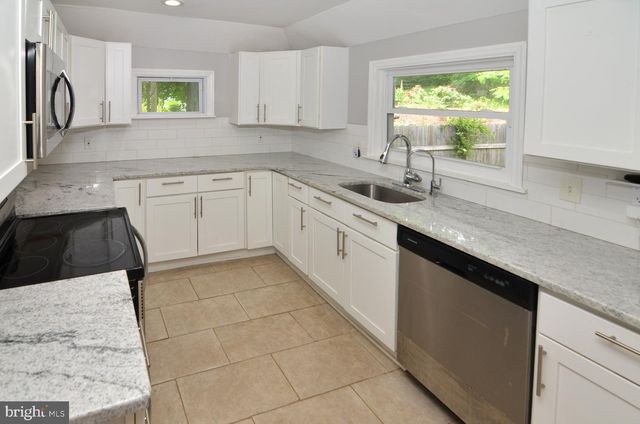 114 SCHOOL LN, Trenton, NJ 08618