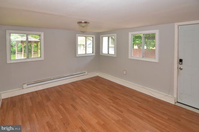114 SCHOOL LN, Trenton, NJ 08618