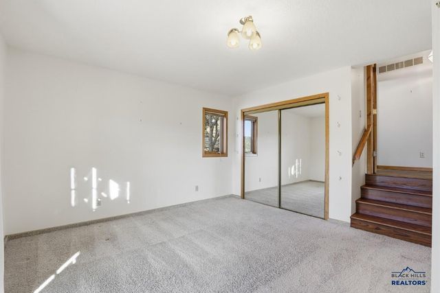 1005 PENNY LN, Rapid City, SD 57702