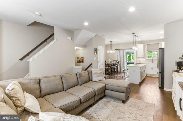 93 AVIARY RD, West Deptford, NJ 08086