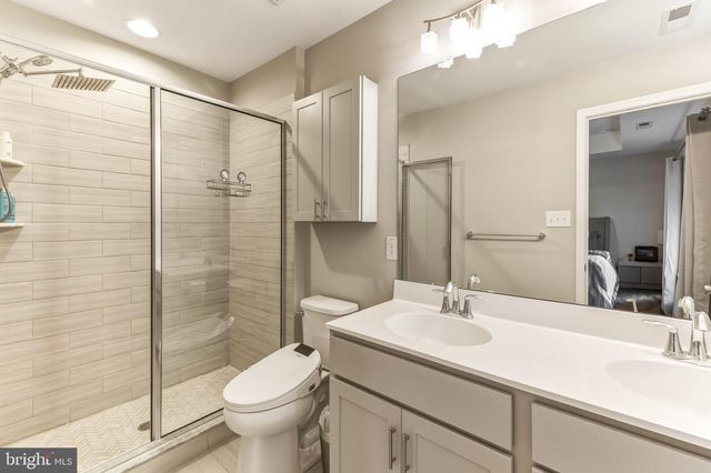 93 AVIARY RD, West Deptford, NJ 08086