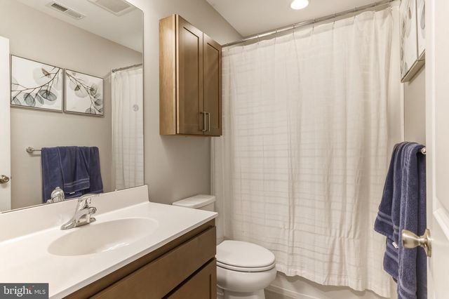 93 AVIARY RD, West Deptford, NJ 08086
