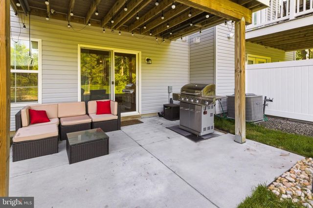93 AVIARY RD, West Deptford, NJ 08086
