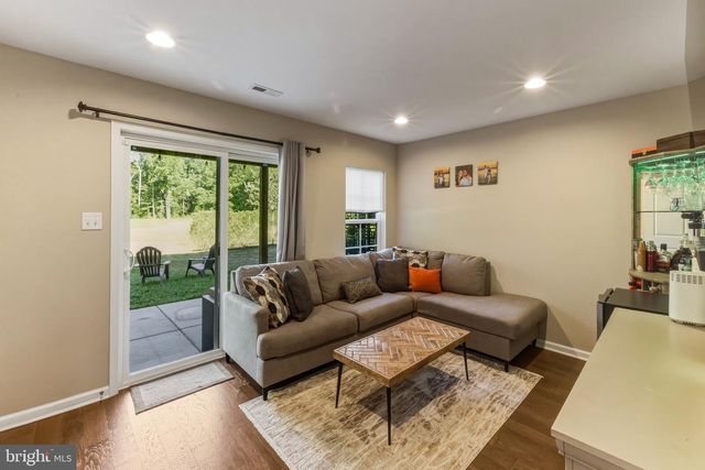 93 AVIARY RD, West Deptford, NJ 08086