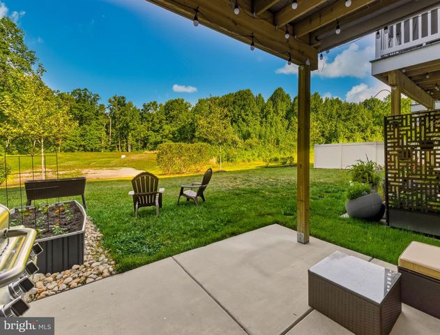 93 AVIARY RD, West Deptford, NJ 08086