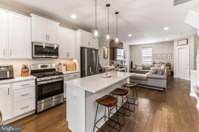 93 AVIARY RD, West Deptford, NJ 08086
