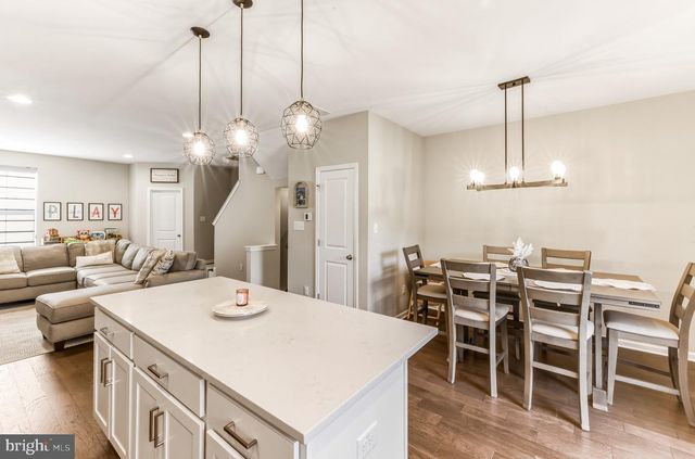 93 AVIARY RD, West Deptford, NJ 08086