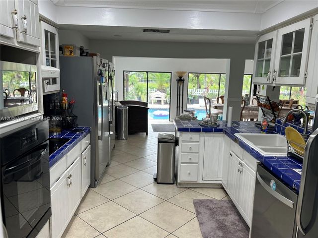 11781 NW 14th St, Plantation, FL 33323