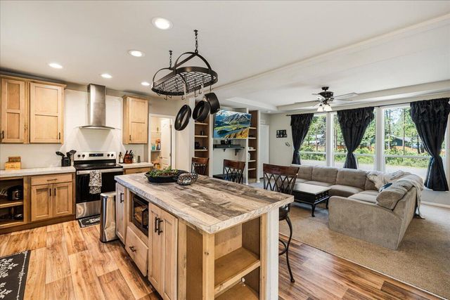 56252 Comet Drive, Bend, OR 97707