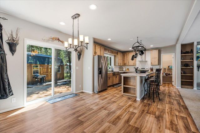 56252 Comet Drive, Bend, OR 97707