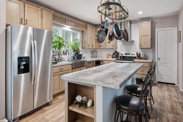 56252 Comet Drive, Bend, OR 97707