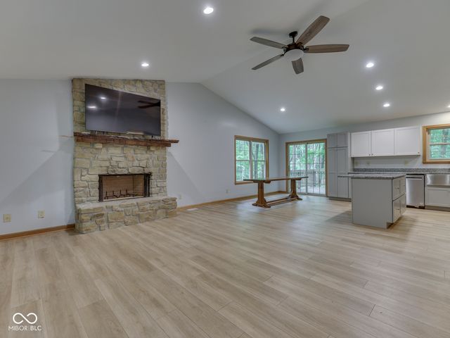 6477 Black Bear Drive, Nineveh, IN 46164