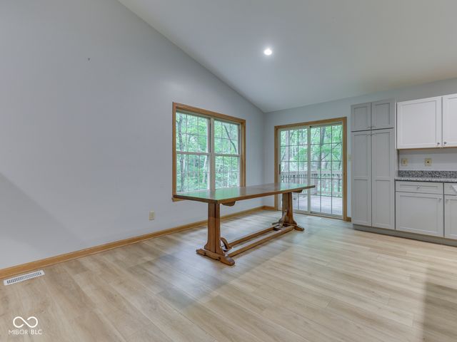 6477 Black Bear Drive, Nineveh, IN 46164
